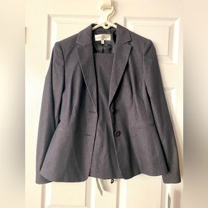 Ladies Jones New York 2 piece Pant Suit in Denim Grey/Blue Size 8